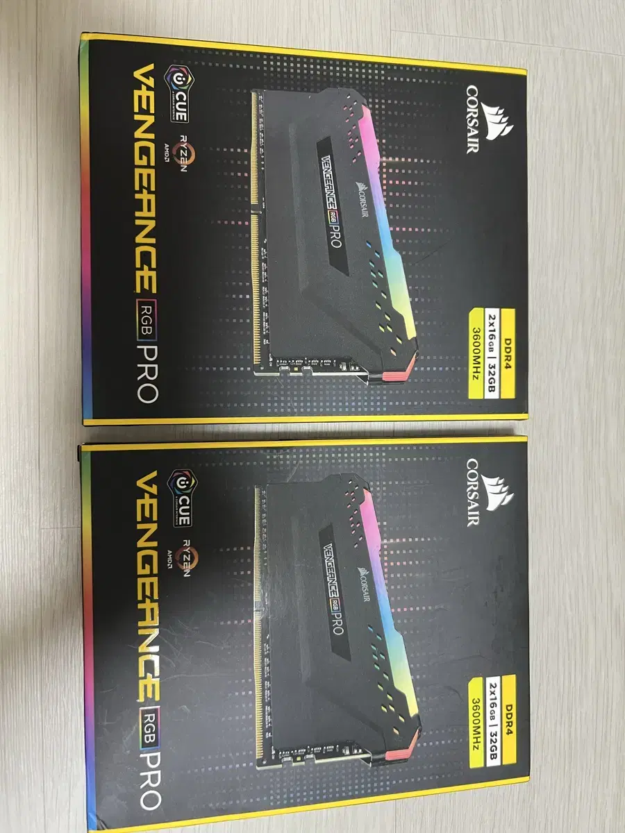 커세어 벤전스 DDR4 RGB PRO(AMD호환) 2세트 판매합니다.